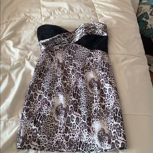 Strapless leopard print short dress